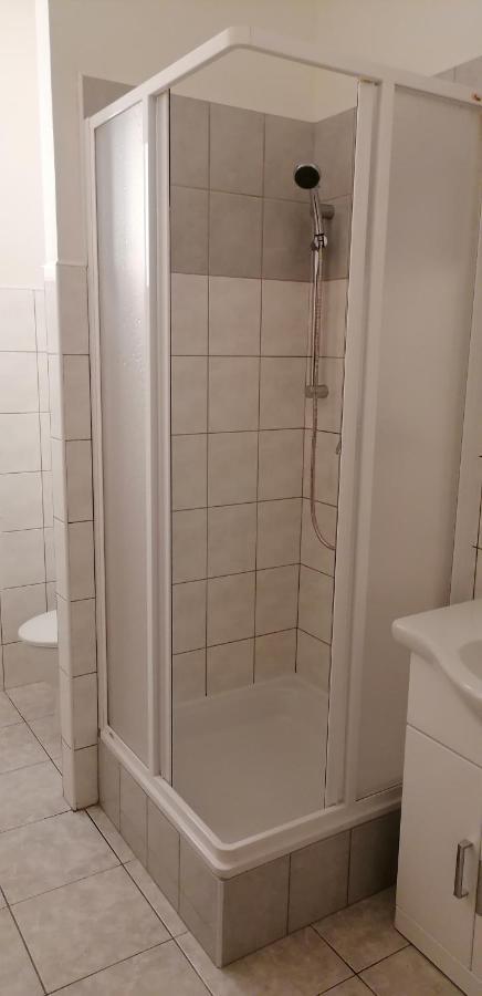 Booking Trzni Decin Exterior foto